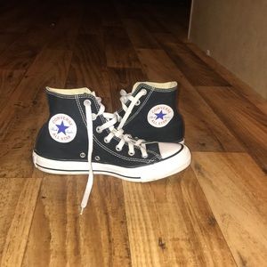 Black converse size 7